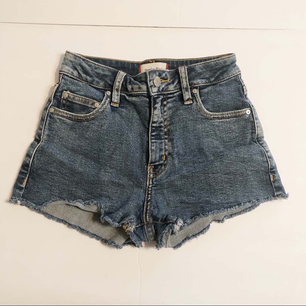 ❌SOLD❌Aritzia Sunday’s Best Denim Shorts - Picture 1 of 4